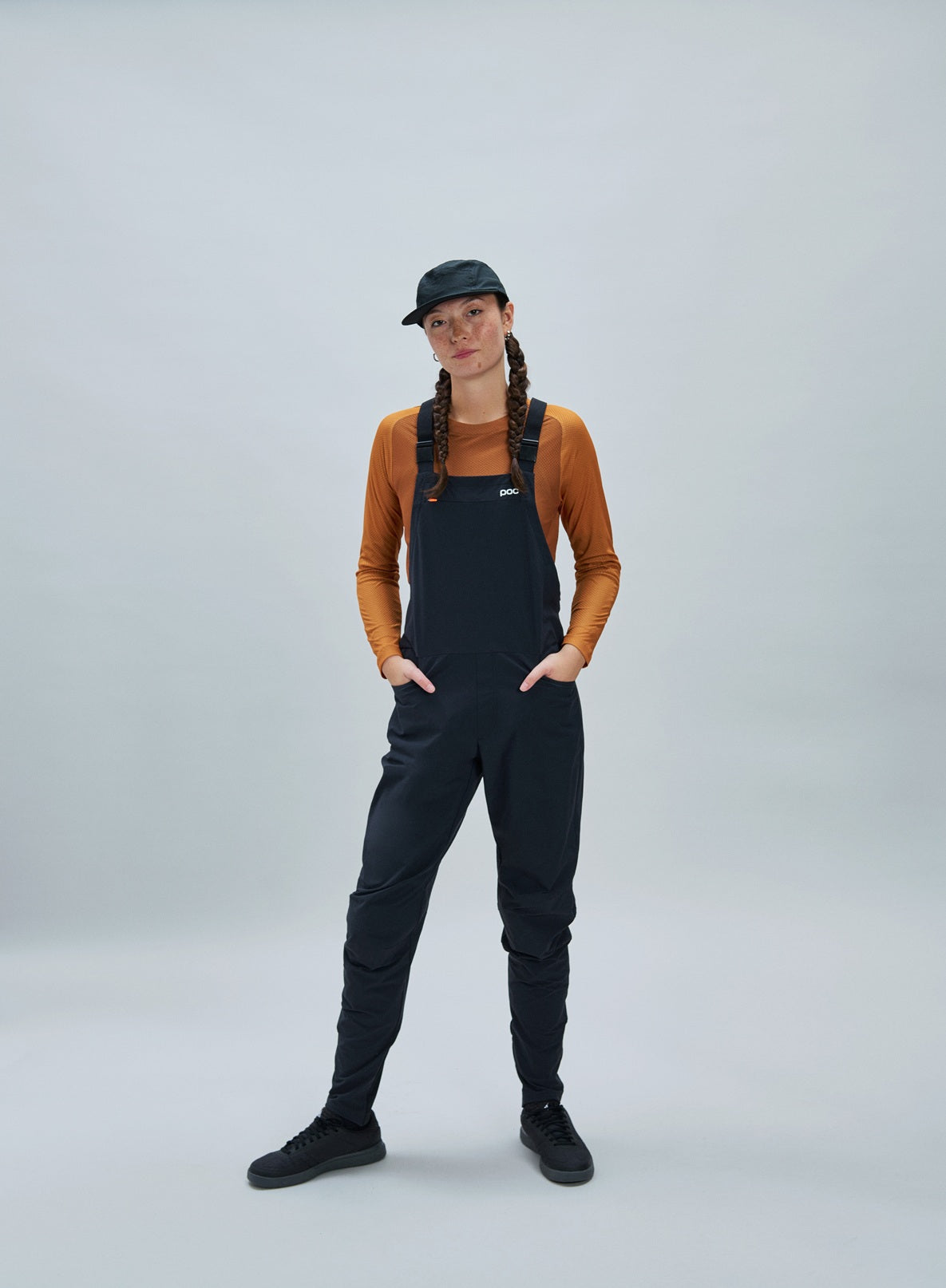 Dam POC MOTION DUNGAREE Långbyxor Svart