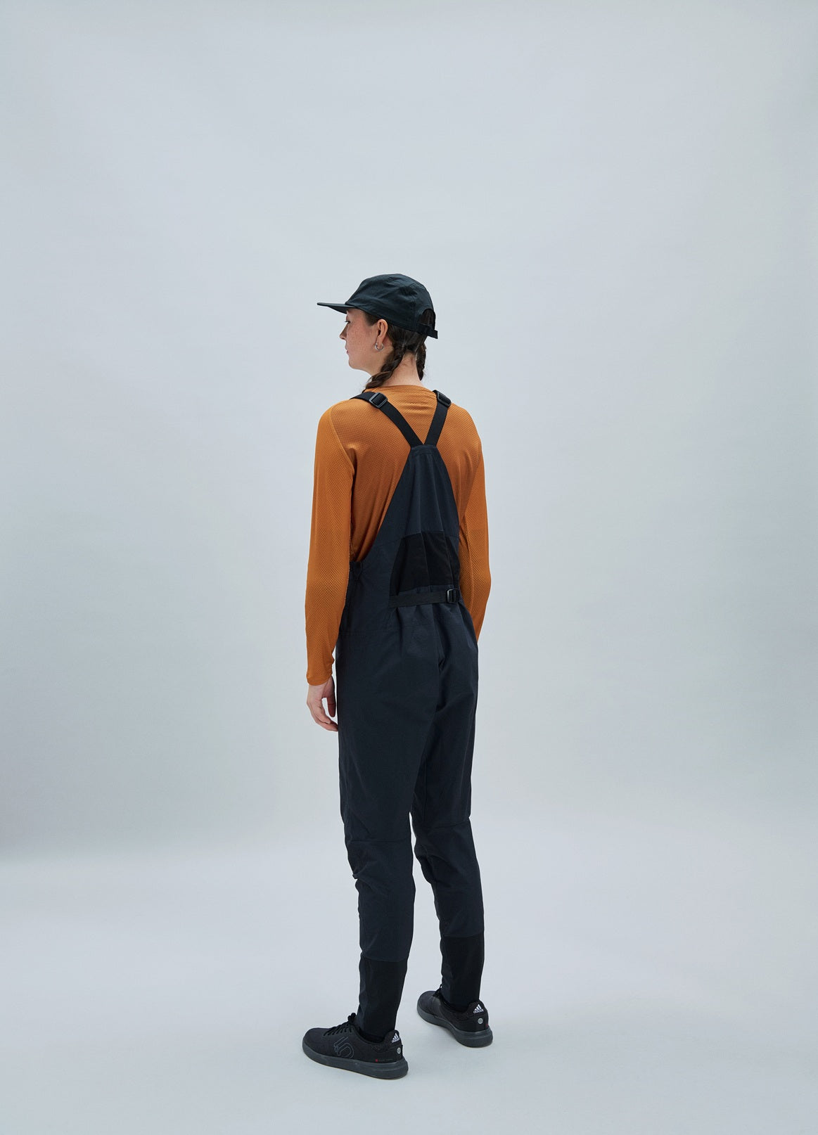 Dam POC MOTION DUNGAREE Långbyxor Svart