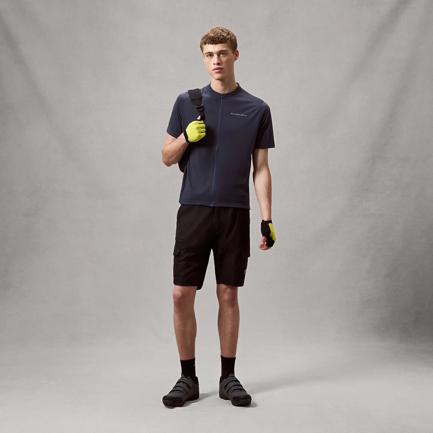 ENDURA LOOP ZIPPED Kortärmad Carbon Jersey Grå