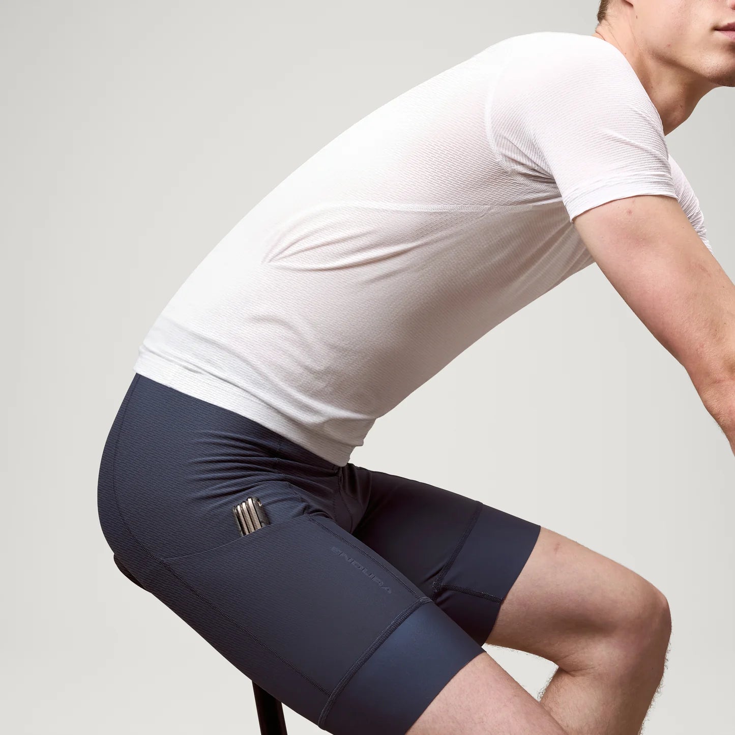 ENDURA LOOP WAIST Carbon Shorts Grå
