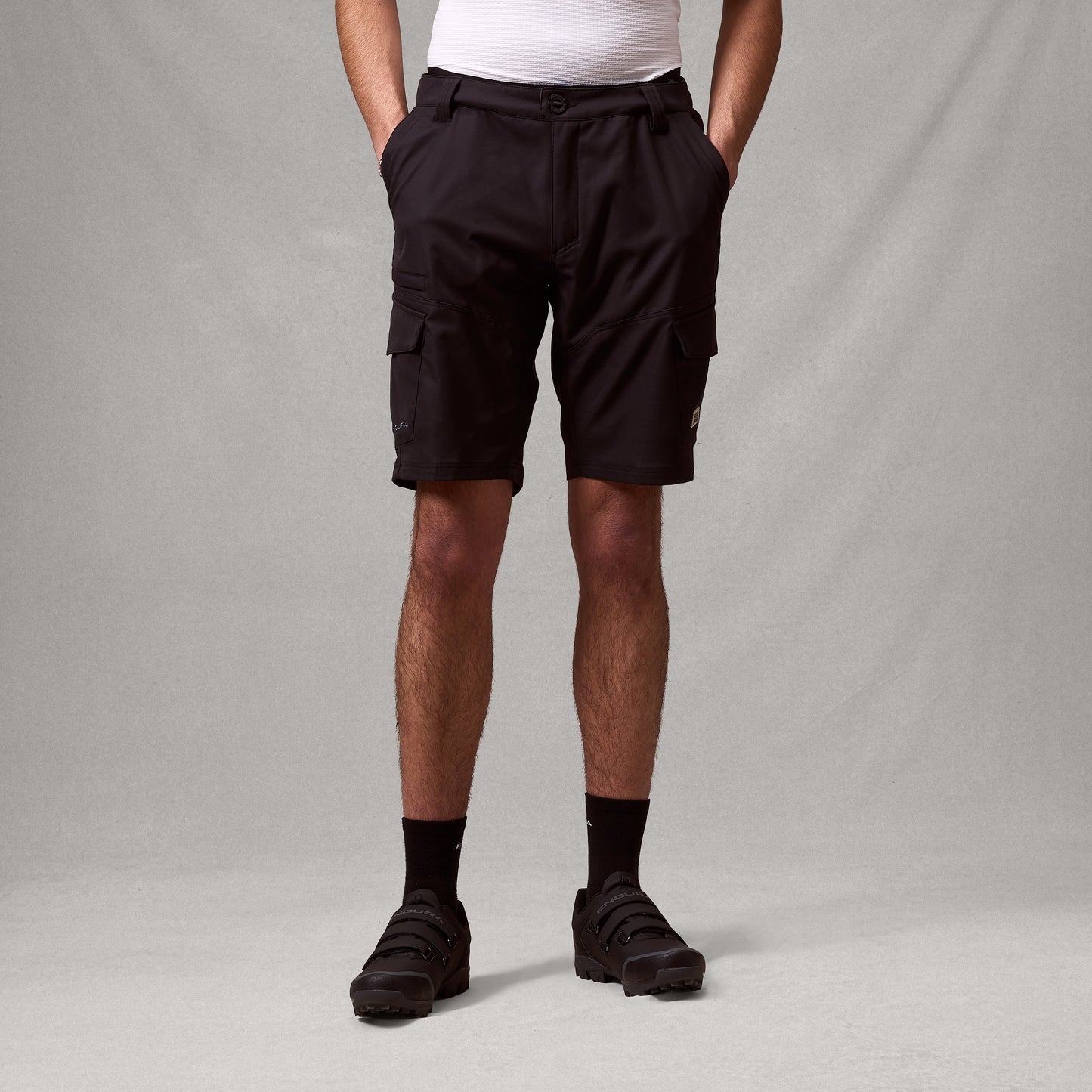 ENDURA LOOP CARGO Shorts Black