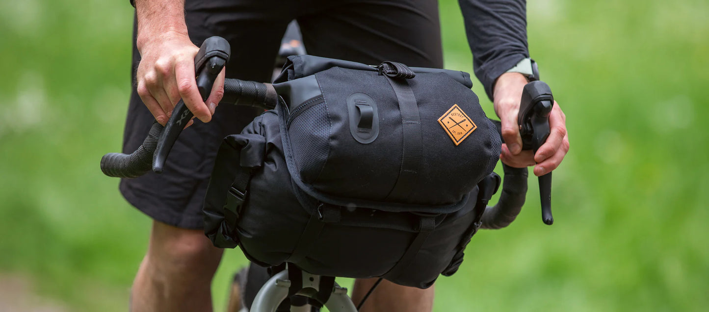 Styreväska RESTRAP HOSLTER BAR BAG 18 L