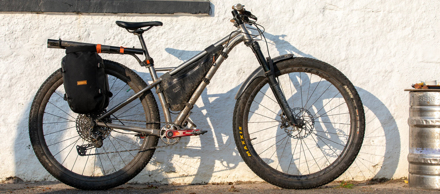 RESTRAP SWITCH RACK luggage rack