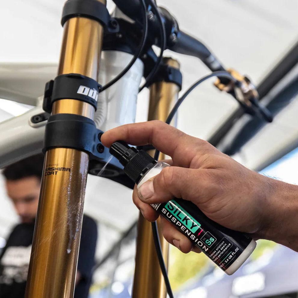 Rengöringsmedel/smörjmedel för upphängning MUC-OFF SILKY SUSPENSION SERUM (100 ml)