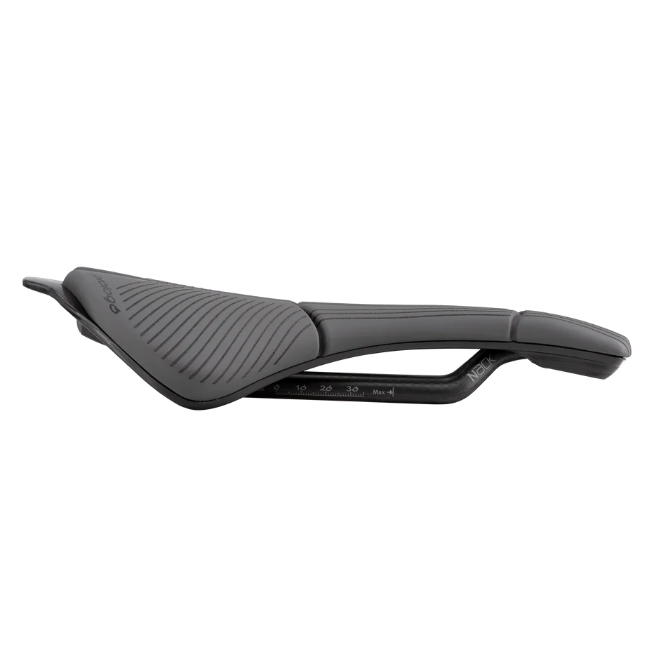 PROLOGO SCRATCH M5 PAS AGX Sadel 147mm Nack Skänklar Svart