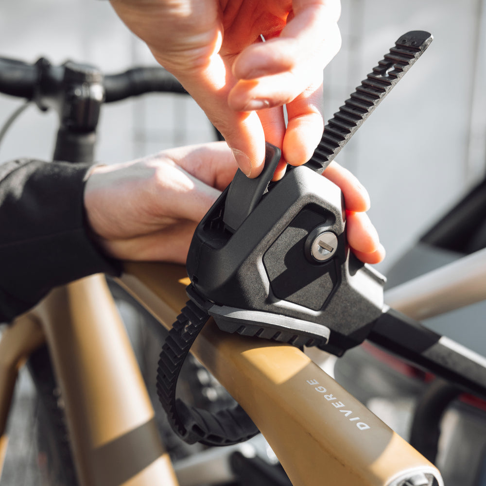 THULE EASYFOLD 3 bike carrier on 2-bike hitch