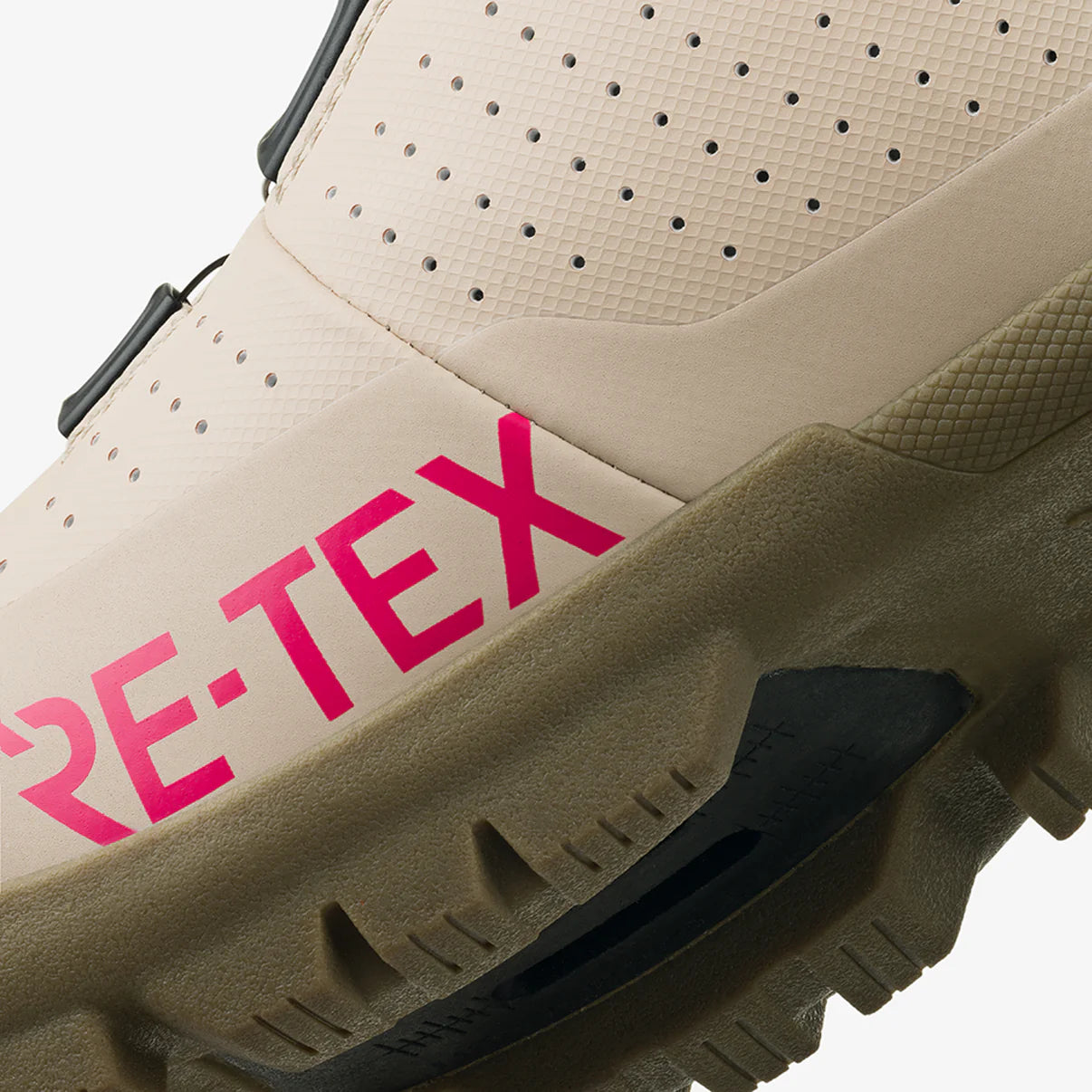 Vinterskor för mountainbike: FIZIK TERRA ARTICA GTX X5, beige/svart