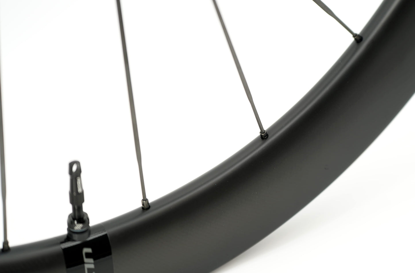 Pair of SCOM ULTRA 62 Tubeless Ready Wheels (Center Lock)