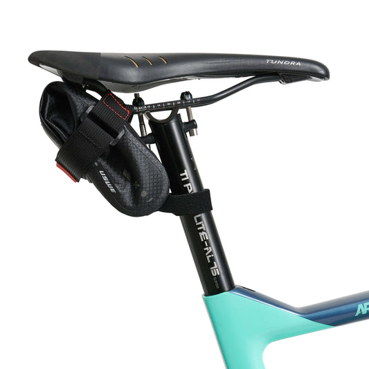 Sadelväska USWE TOOL SADDLE BAG 0,6 L Svart