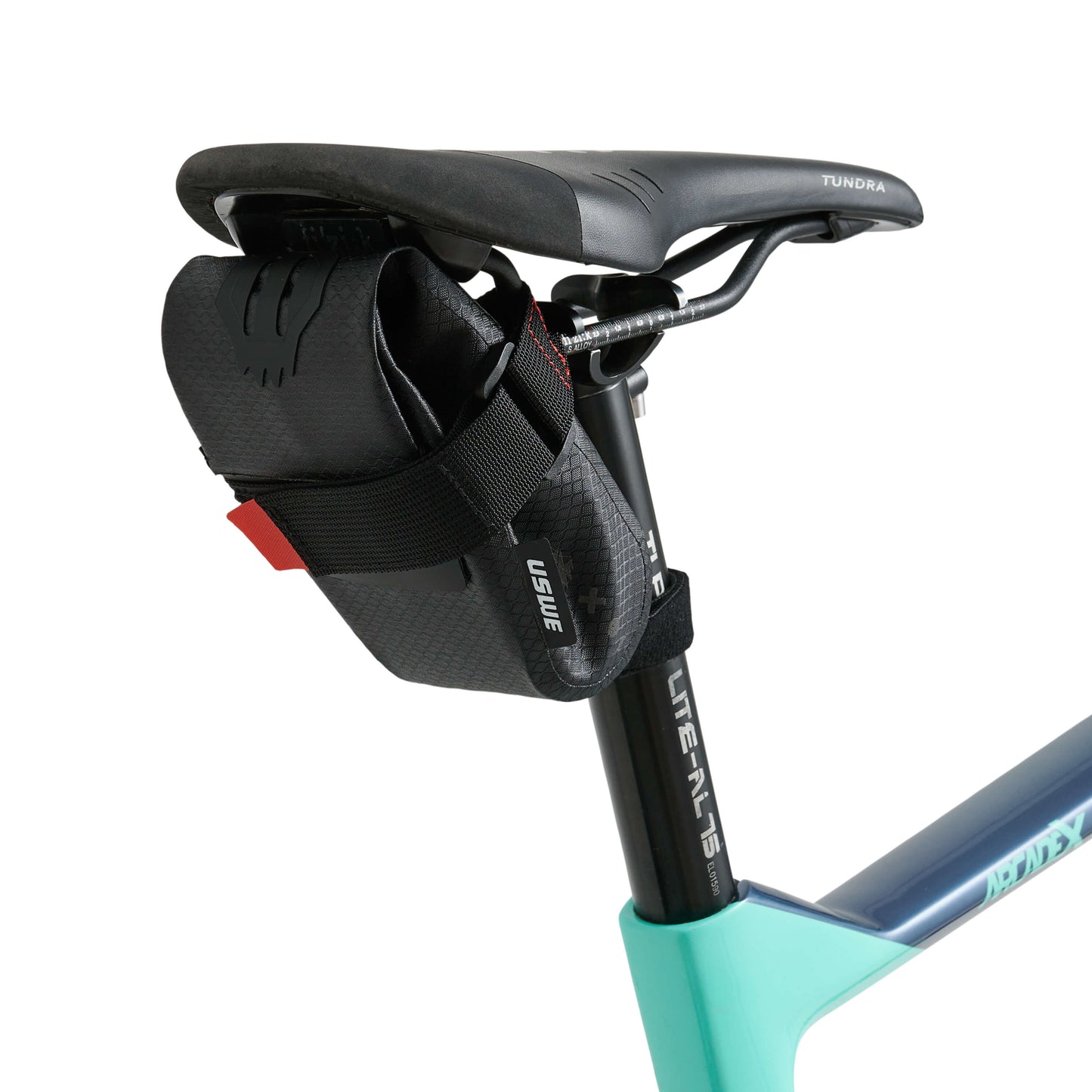 Sadelväska USWE TOOL SADDLE BAG 0,6 L Svart