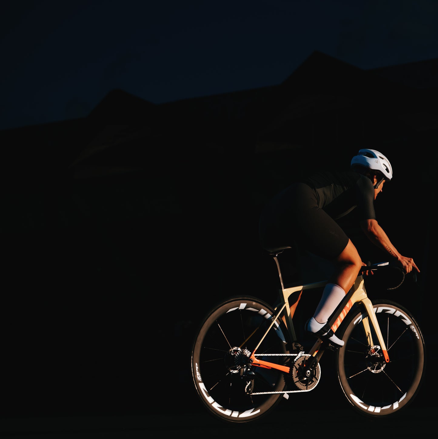 Par ZIPP 404 S A1 vita fälgar