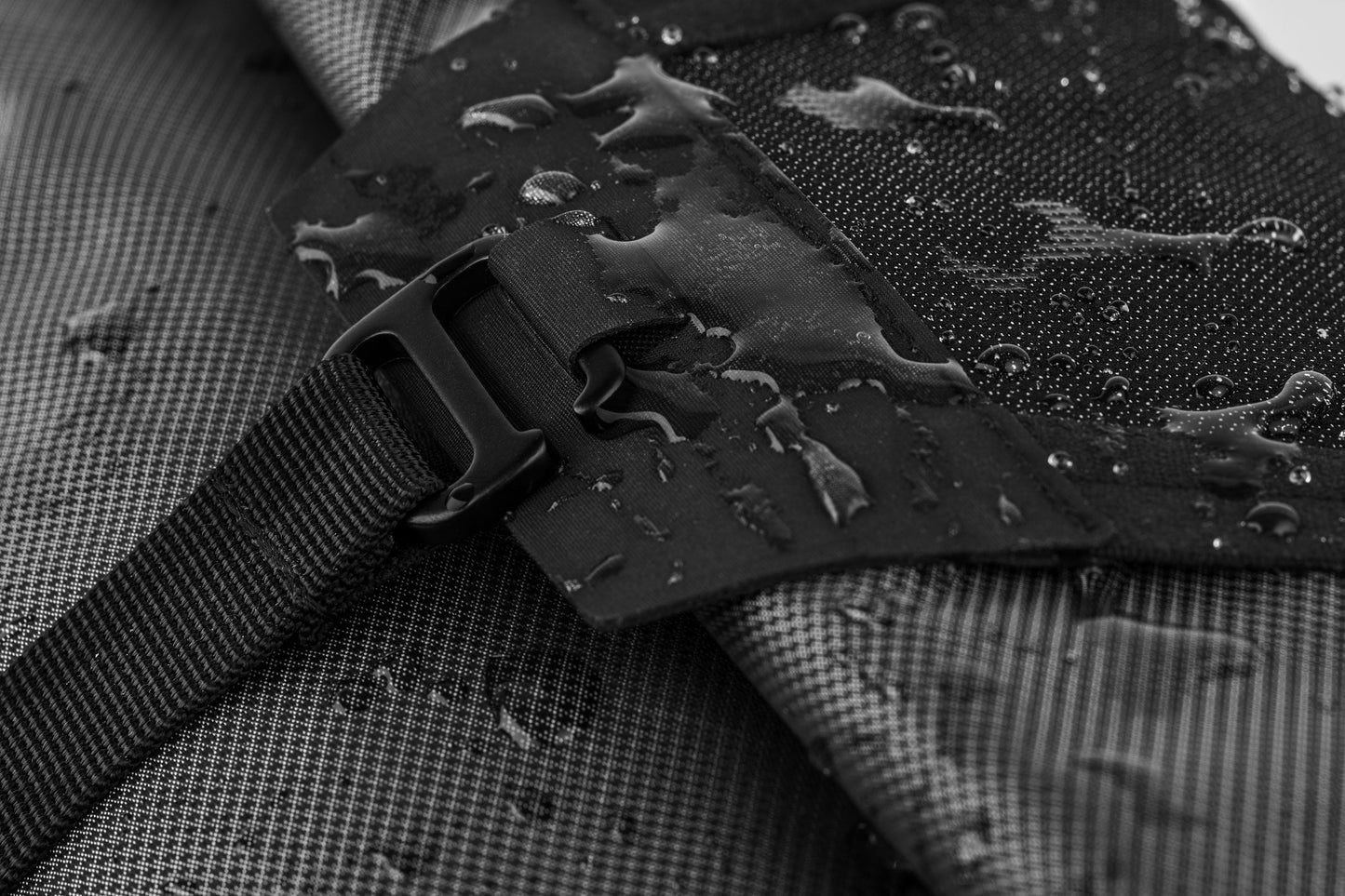 APIDURA EXPEDITION FRONT RACK PACK 20 L Styrväska Svart