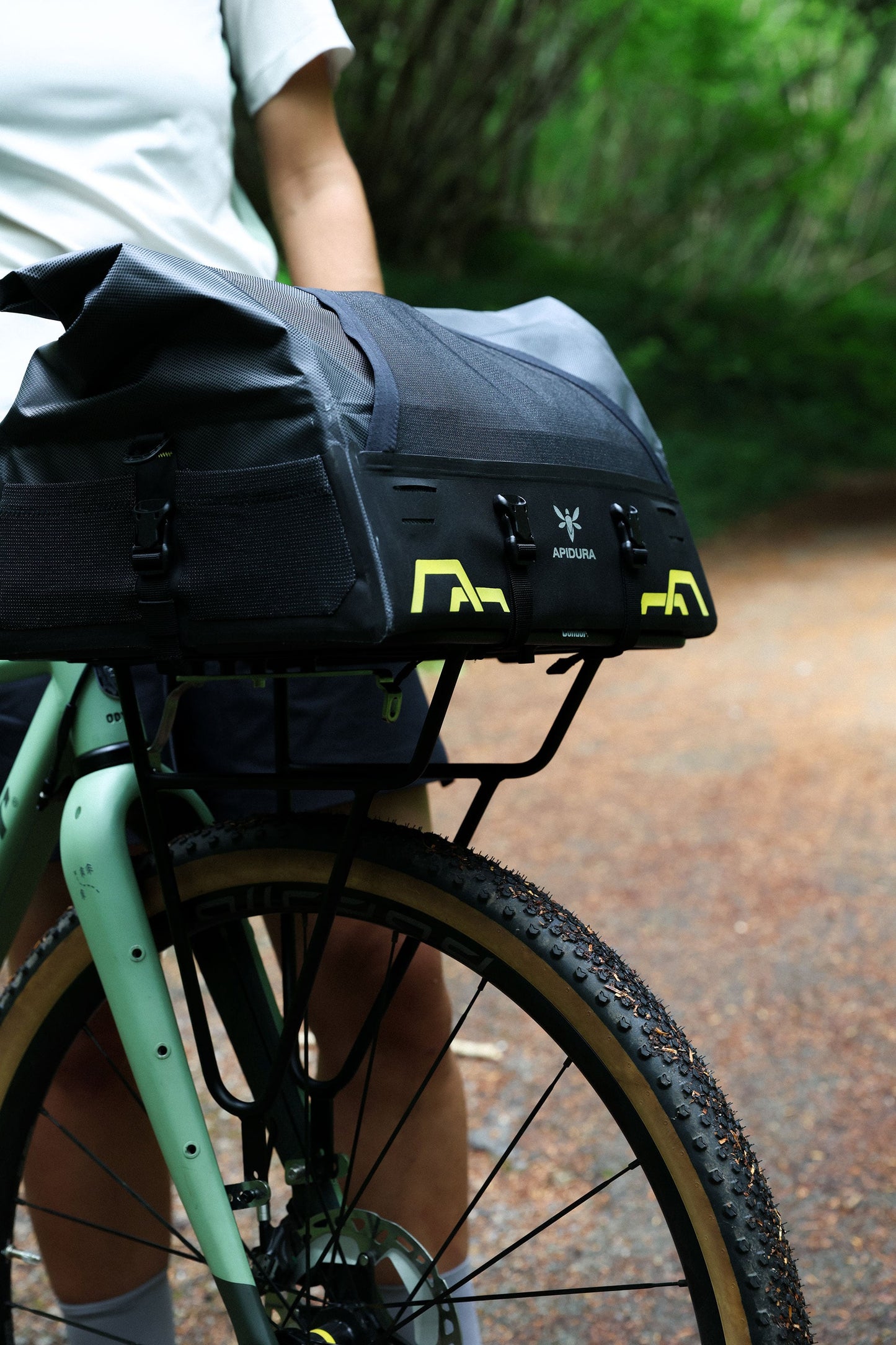 APIDURA EXPEDITION FRONT RACK PACK 20 L Styrväska Svart