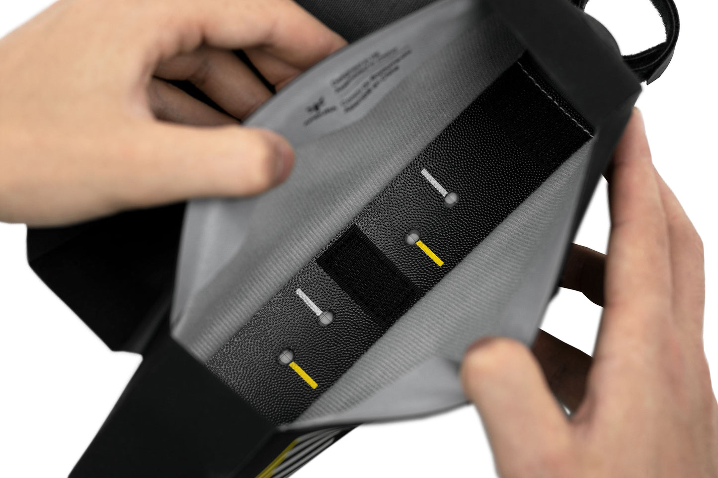 Ramväska APIDURA RACING BOLT-ON TOP TUBE PACK 1 L Svart