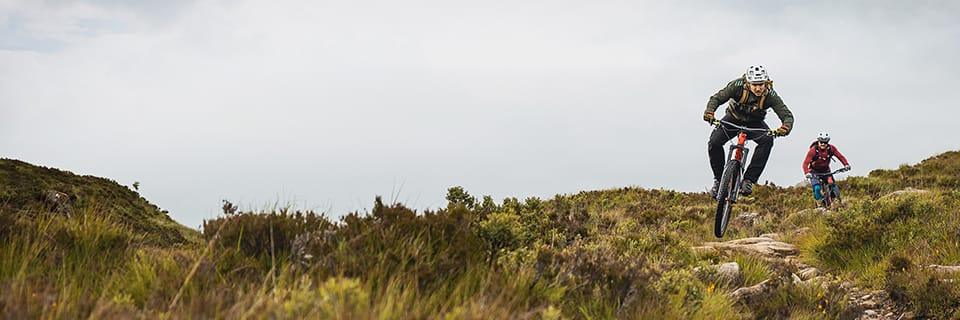 Hur monterar man en sadelklämma för mountainbike?