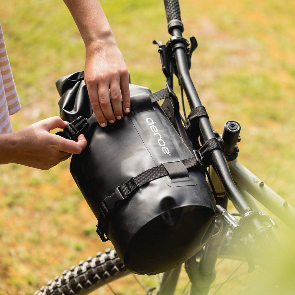 AEROE 12L Svart robust vattentät väska