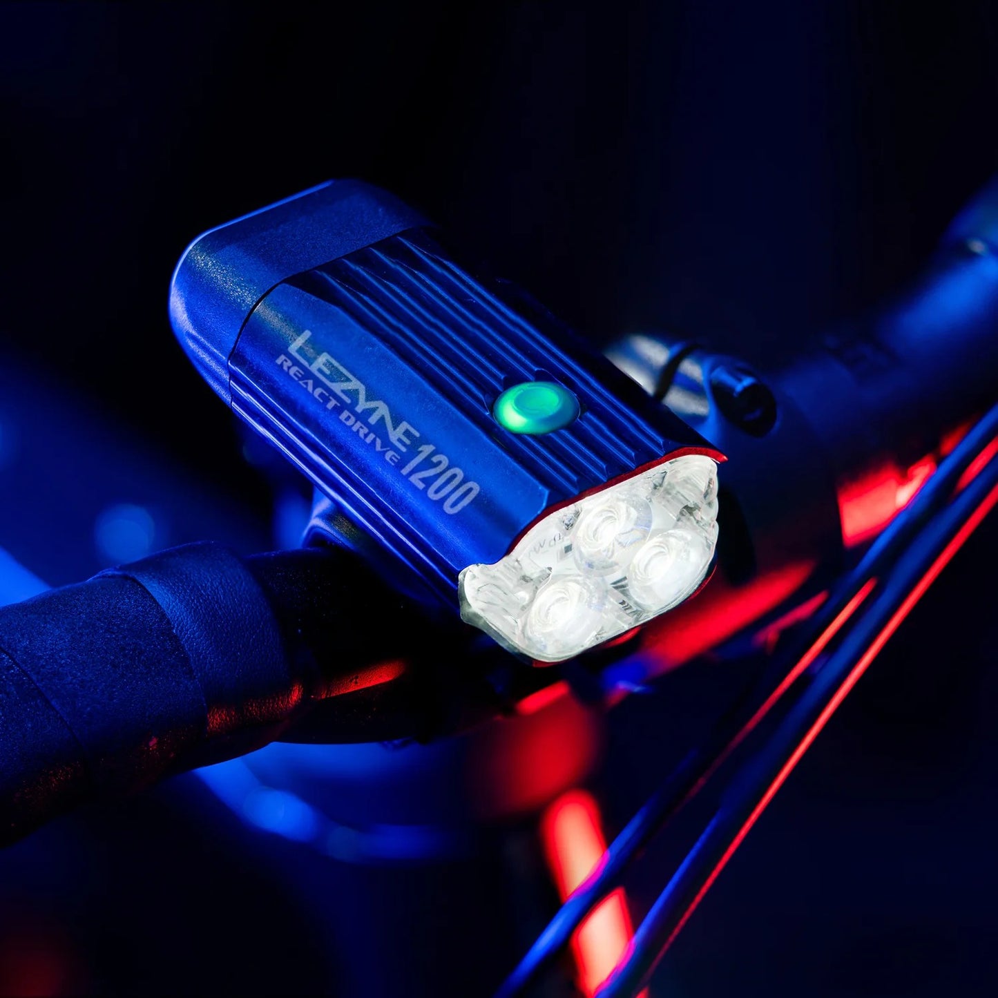 LEZYNE REACT DRIVE belysning på framsidan