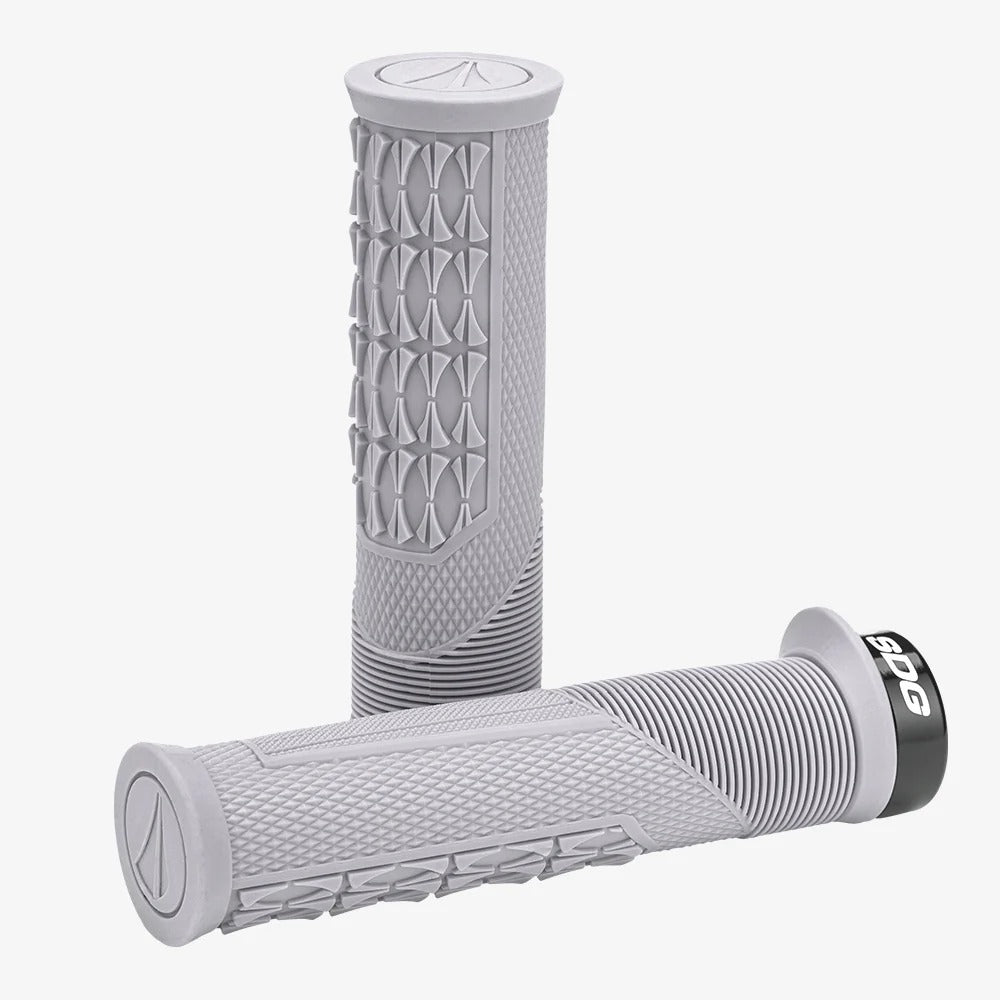 SDG OPEN CORE THRICE-grepp 136 mm Grå