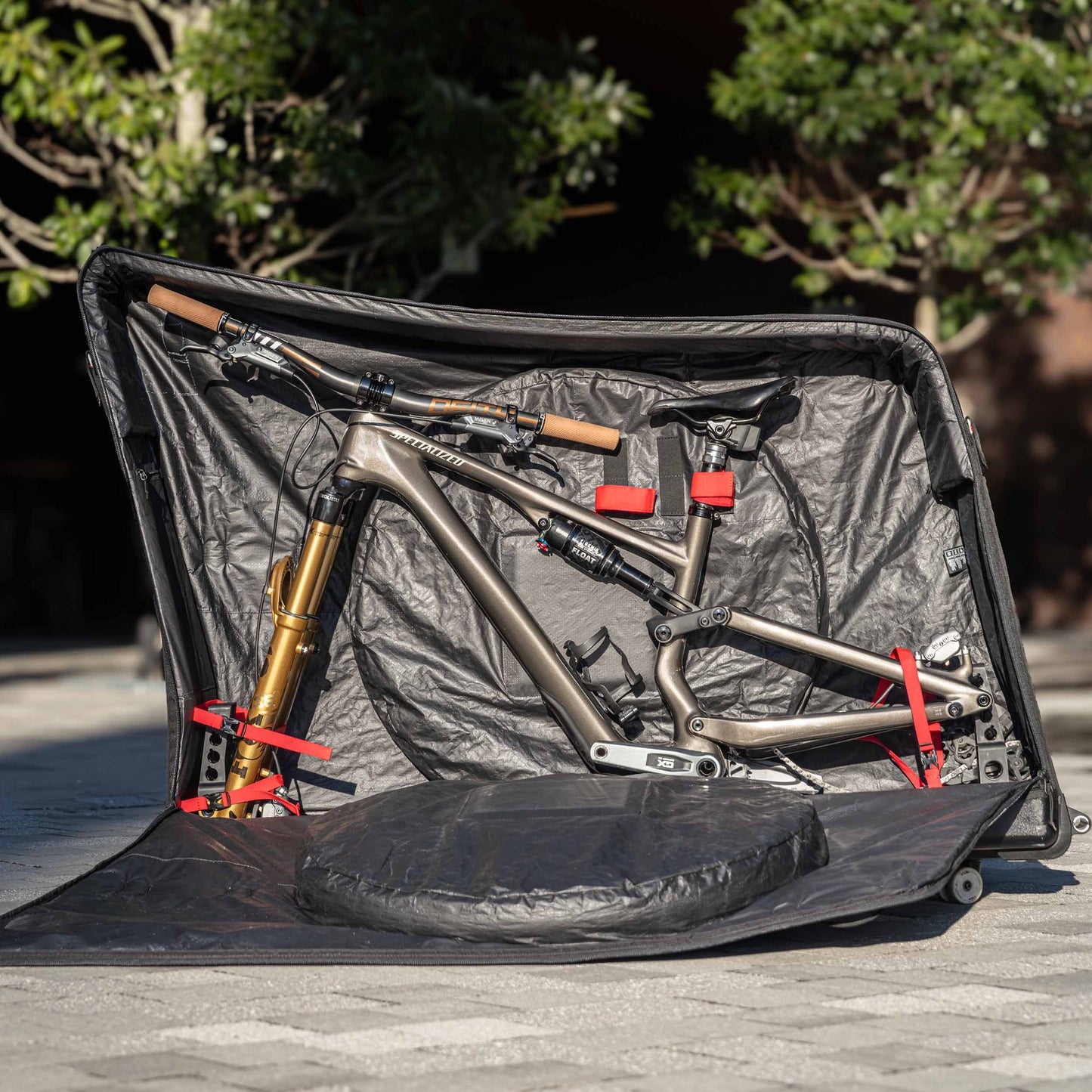 EVOC BIKE BAG PRO carrying case for mountain bikes