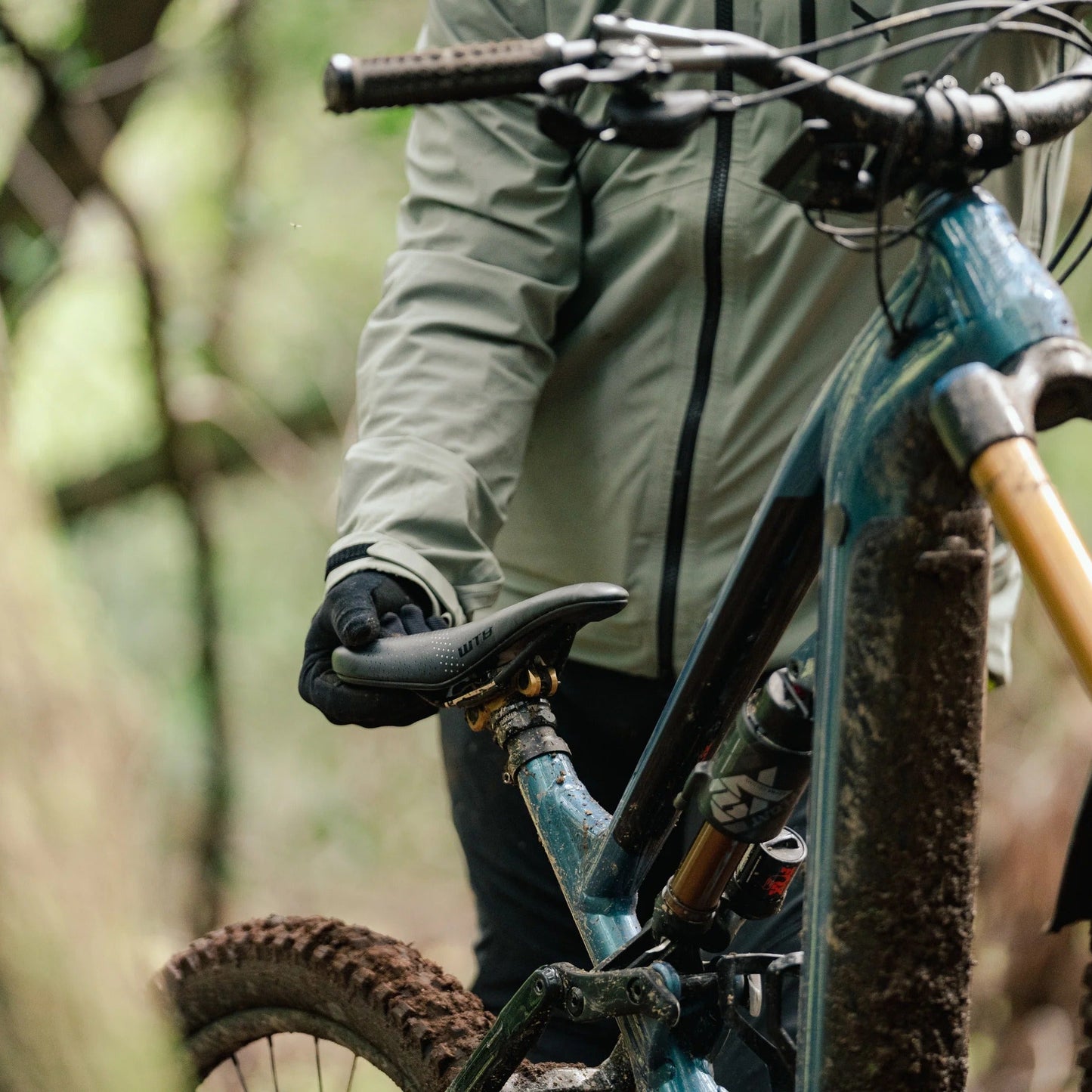 WTB DEVO-sadel med PICKUP-stålskenor