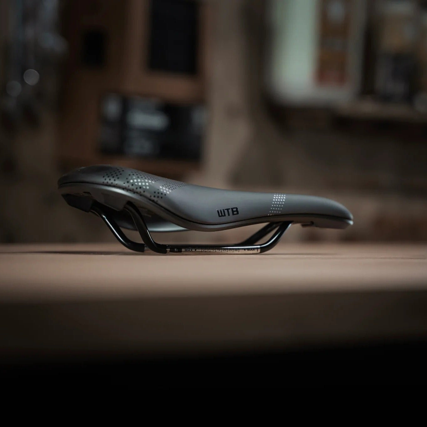 WTB SOLANO FUSION FORM 142 mm sadel CrMo skenor