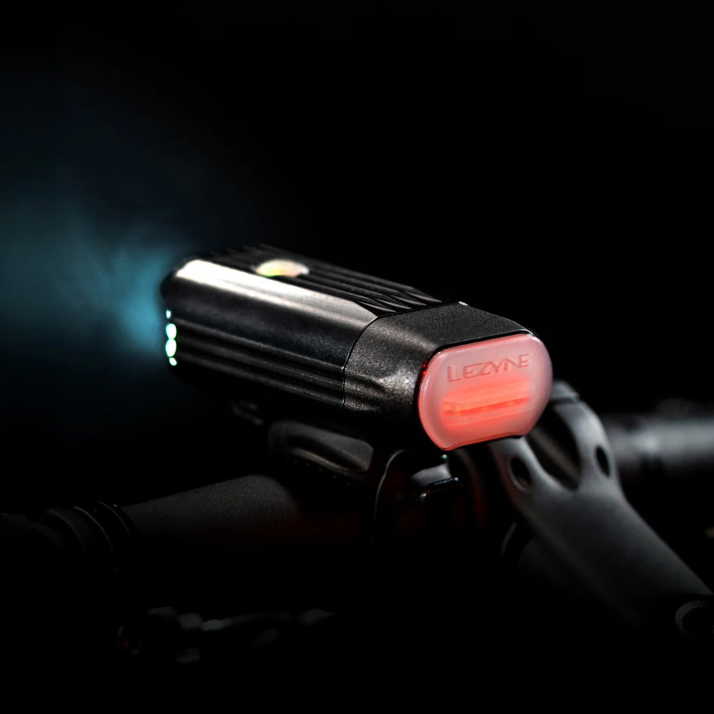 LEZYNE REACT DRIVE belysning på framsidan