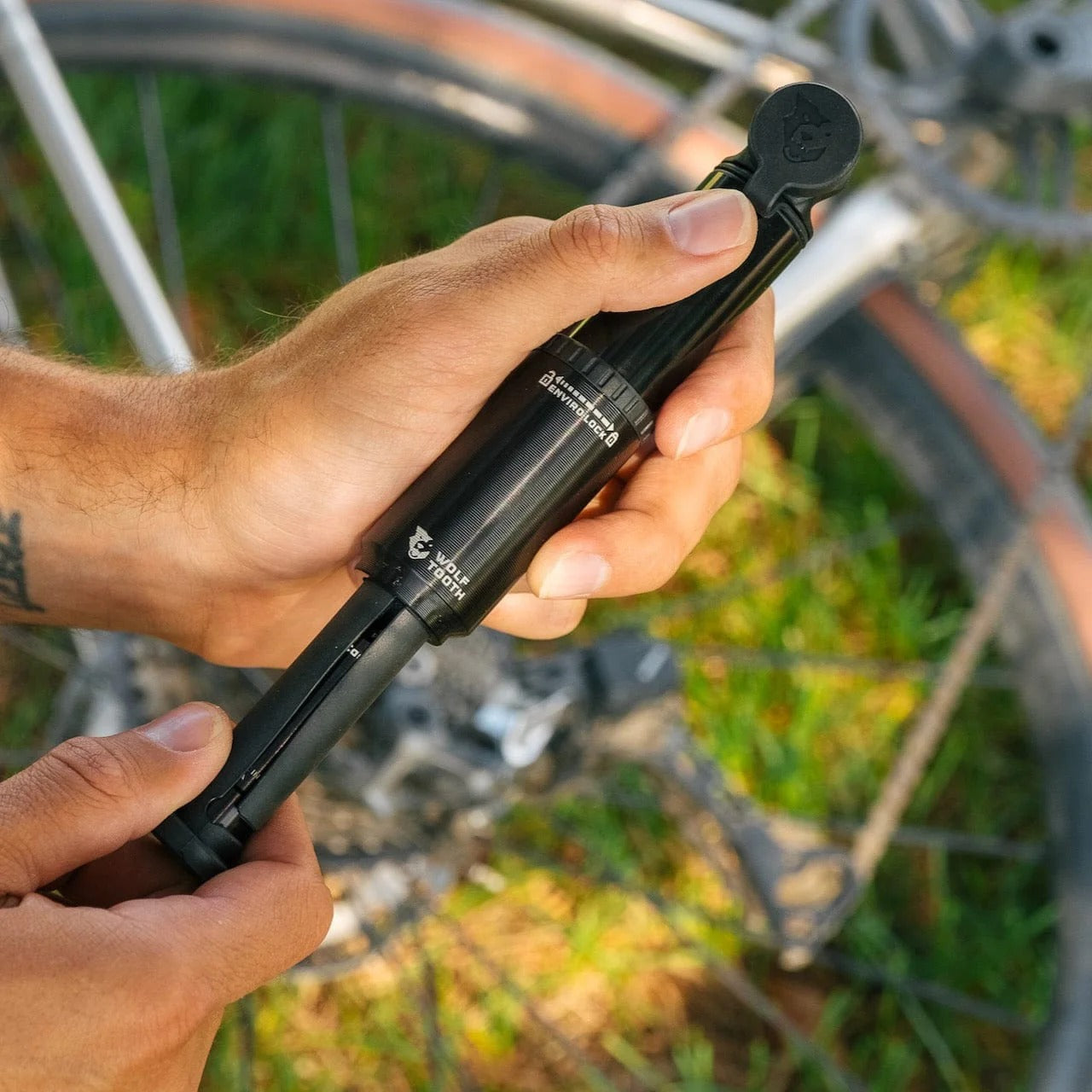 WOLF TOOTH CLICK VALVE 30CC Handpump