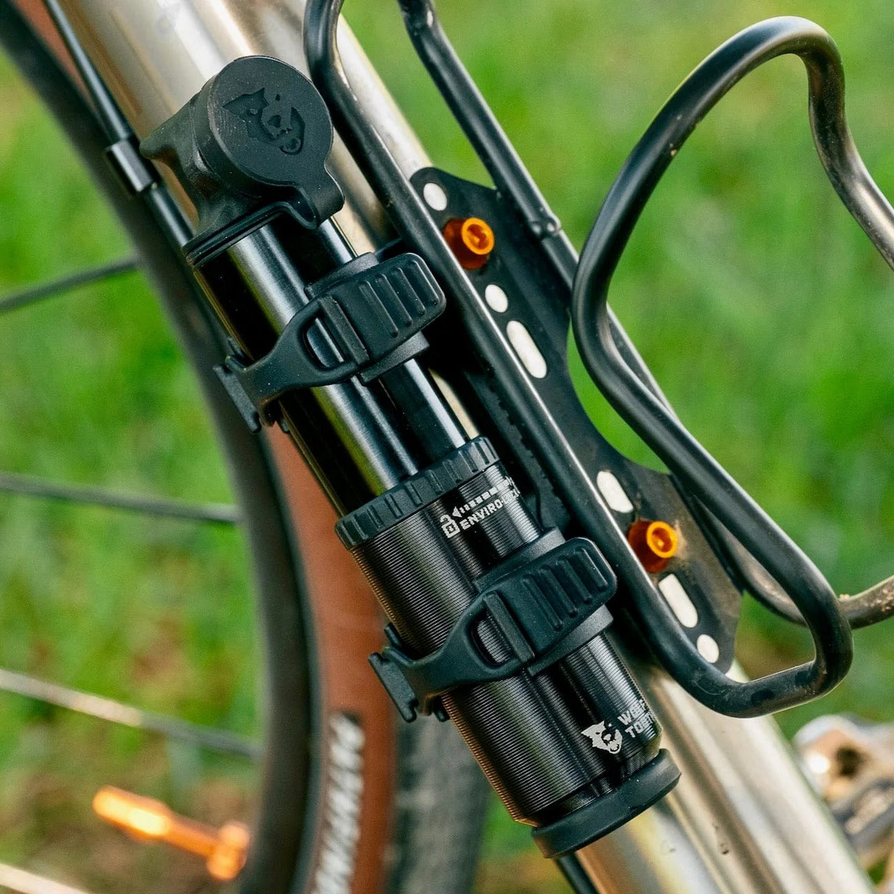 WOLF TOOTH CLICK VALVE 30CC Handpump