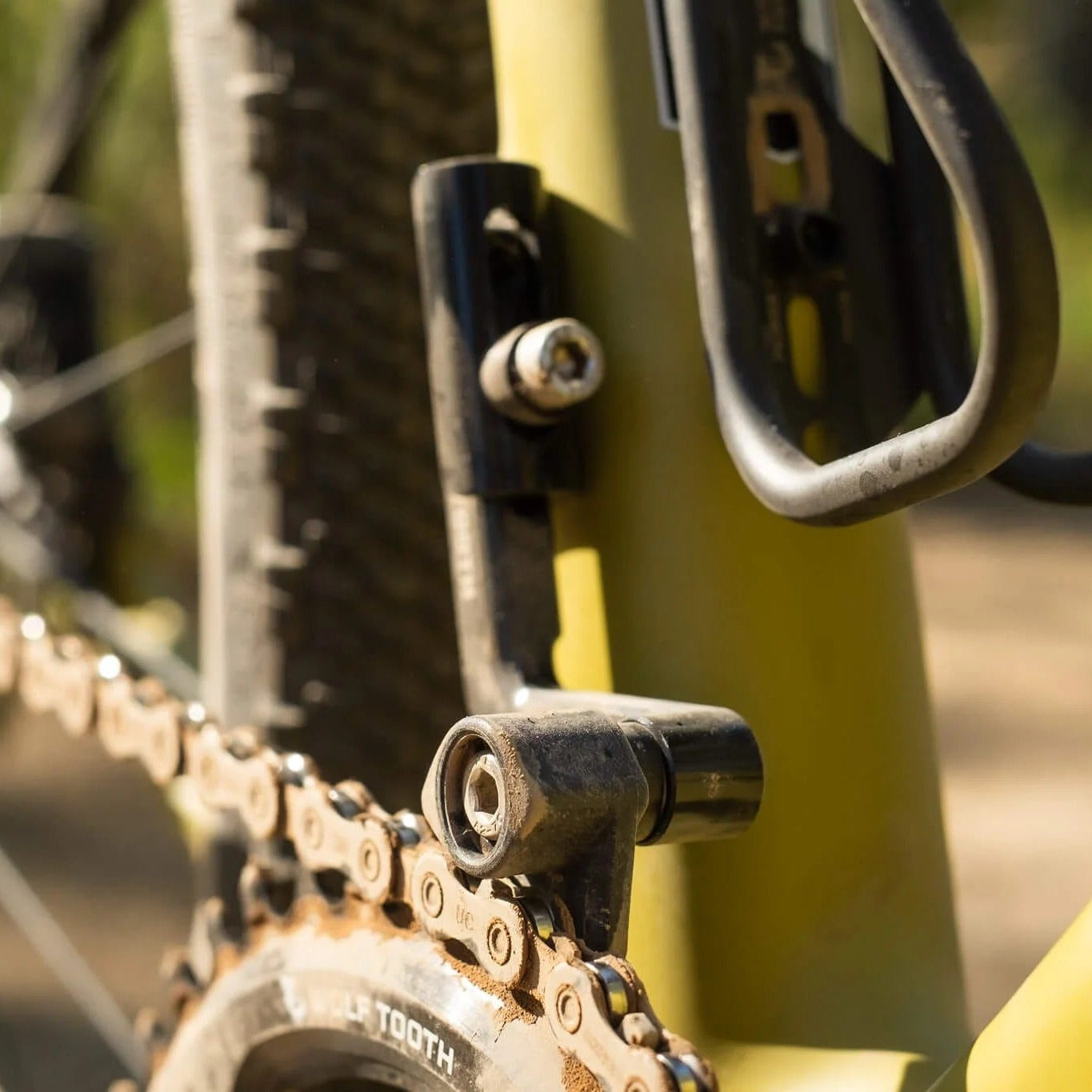 WOLFTOOTH AERO Low Sweep solder chain guide