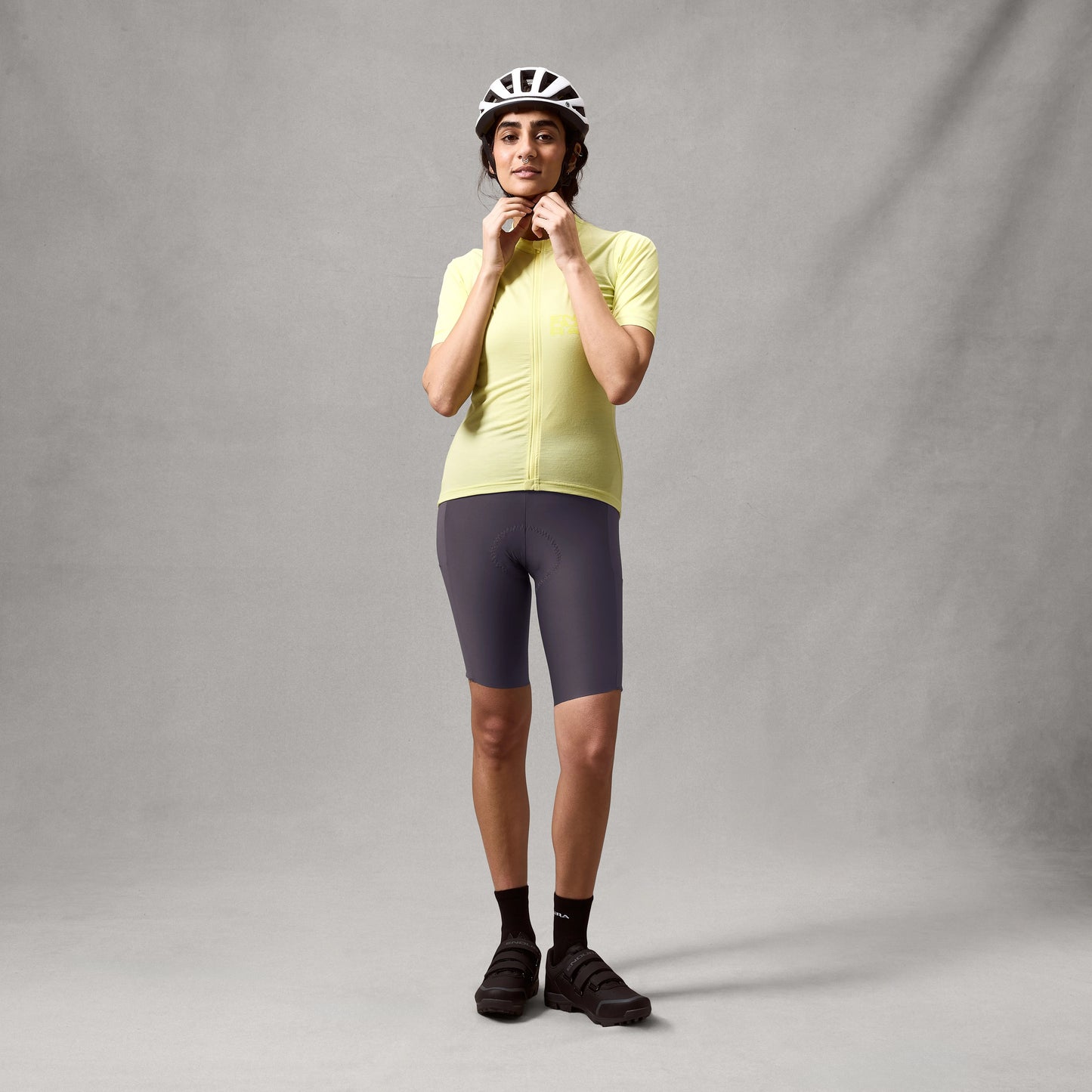 Women's ENDURA ALLTRACK RIDE Carbon Grey Bibshort with Straps