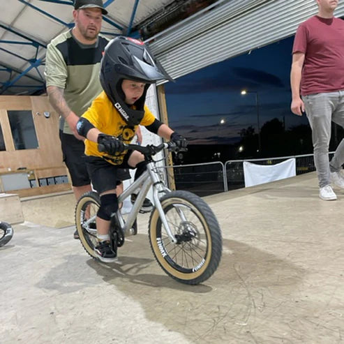 G-FORM LIL'G TODDLER Armbågs- och knäskydd för barn Svart