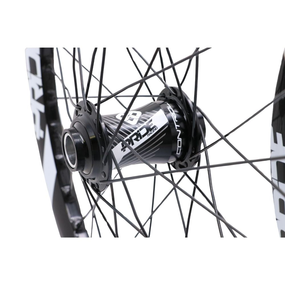 Hjulpar PRIDE 20" (406mm) Kolfiberfälg Wave Gloss White Control V2 Disc Axlar 20/15mm Svart/Vit