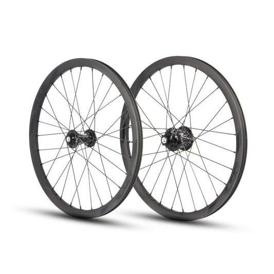 Hjulpar PRIDE 20" (451mm) Karbon Wave Matt Black Disc Matrix Axlar 10/10mm Svart